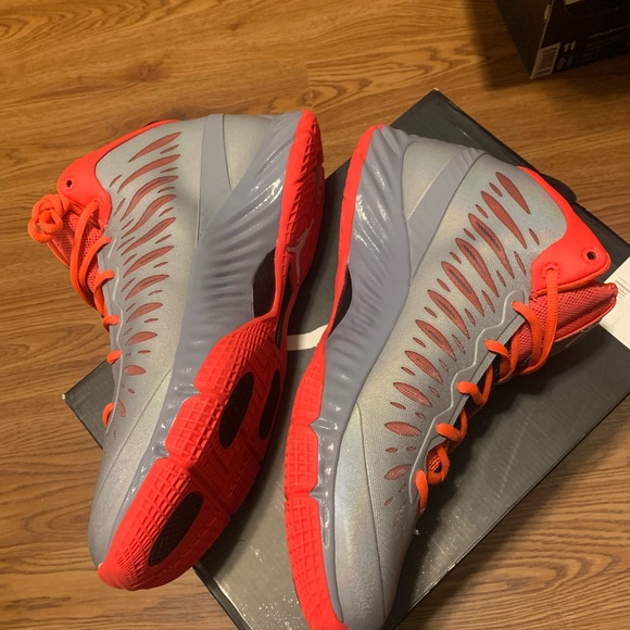 Jordan Super Fly 🧡🤍- BRAND NEW - Picture 4 of 7